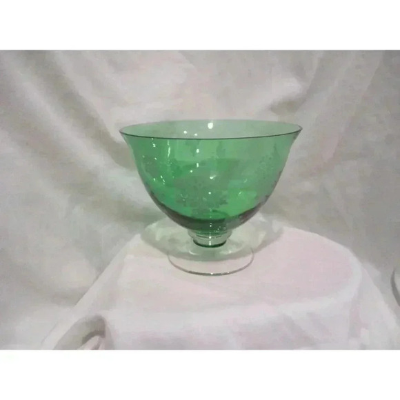 Green Glass Pedestal Bowl Candy Dish with frosted Snowflakes Christmas holiday - Picture 2 of 4